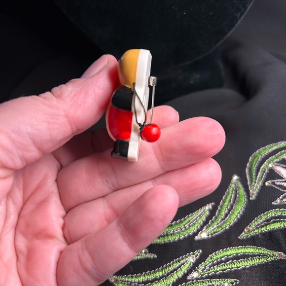 RUSS VTG Plastic Pop up pull string Santa Christmas Brooch. Super cute!! - Picture 6 of 8